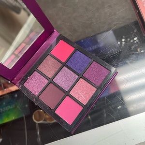 huda beauty eyeshadow pallet